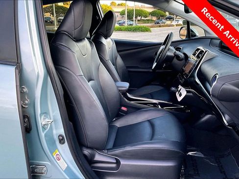 Certified 2017 Toyota Prius Four Touring w/ Premium Convenience Package image 29