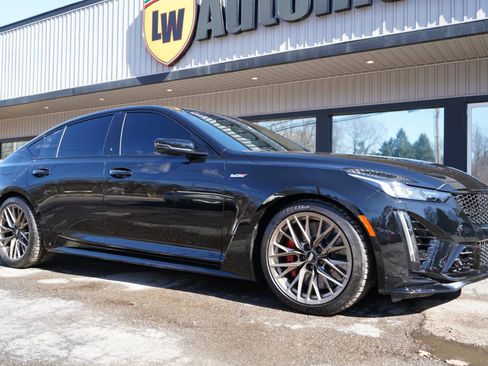 Used 2023 Cadillac CT5 V Blackwing w/ LPO, Bronce Accent Package image 3