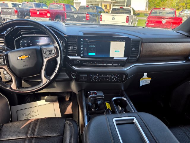 Used 2022 Chevrolet Silverado 1500 High Country w/ Technology Package AWD/4WD image 11