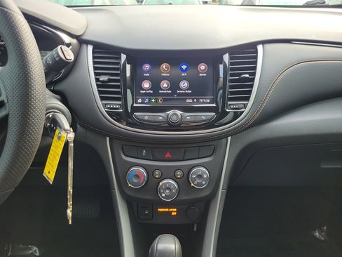 Used 2021 Chevrolet Trax LS image 18