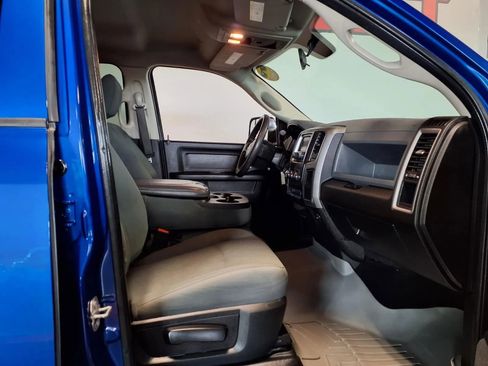 Used 2018 RAM 2500 Tradesman w/ Chrome Appearance Group AWD/4WD image 12
