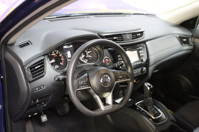 Used 2017 Nissan Rogue SV FWD image 14
