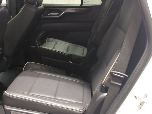 Used 2025 GMC Yukon Elevation AWD/4WD image 23