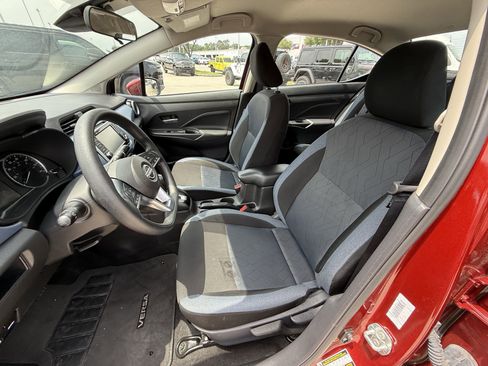 Used 2025 Nissan Versa SV FWD image 28