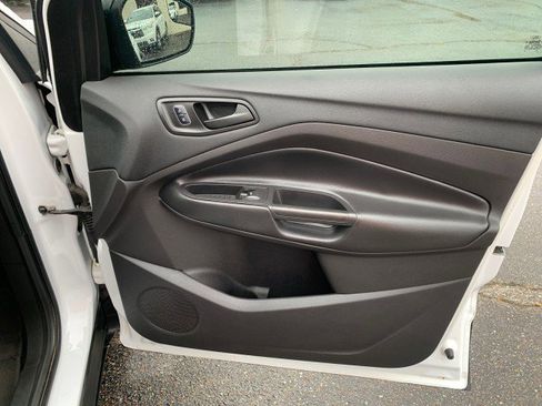 Used 2018 Ford Escape S image 21