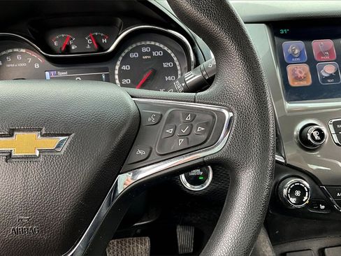 Used 2016 Chevrolet Cruze LT image 11