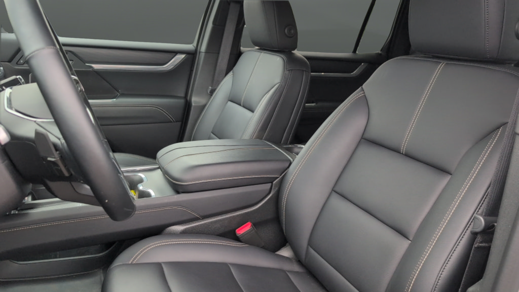 Used 2026 GMC Acadia Elevation w/ Elevation Premium Package AWD/4WD image 11