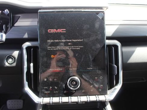 New 2026 GMC Acadia Elevation w/ Elevation Premium Package AWD/4WD image 15