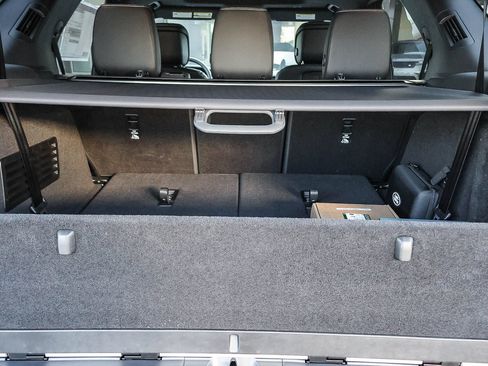 New 2026 Land Rover Discovery Dynamic SE AWD/4WD image 26