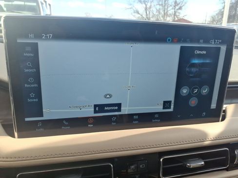 Certified 2022 Lincoln Nautilus Reserve w/ Equipment Group 201A image 18