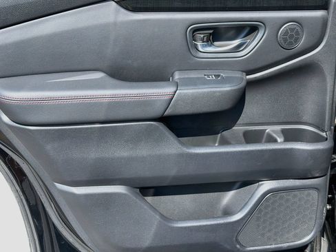 Used 2025 Honda Pilot Black Edition image 36