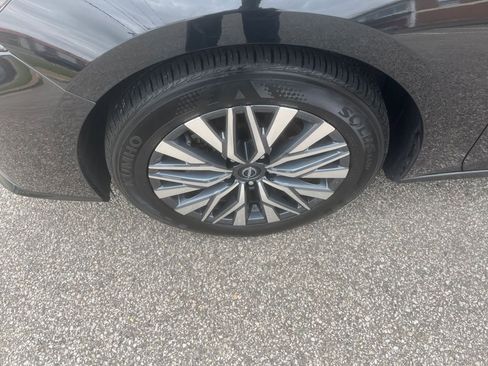 Used 2025 Nissan Altima 2.5 SV FWD image 30