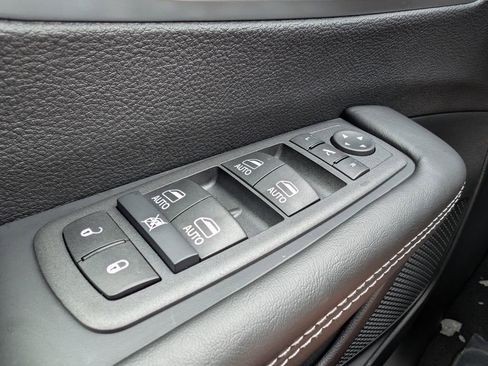 New 2026 Chrysler Pacifica Limited w/ S Appearance Package image 38