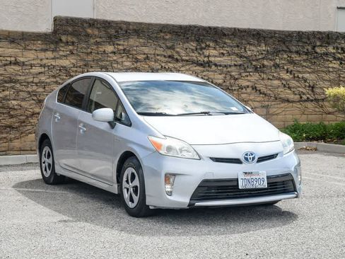 Used 2014 Toyota Prius Two image 3