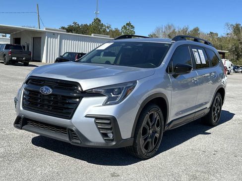 Used 2024 Subaru Ascent Onyx Edition image 4