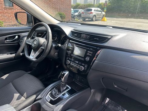 Used 2017 Nissan Rogue SV AWD/4WD image 20