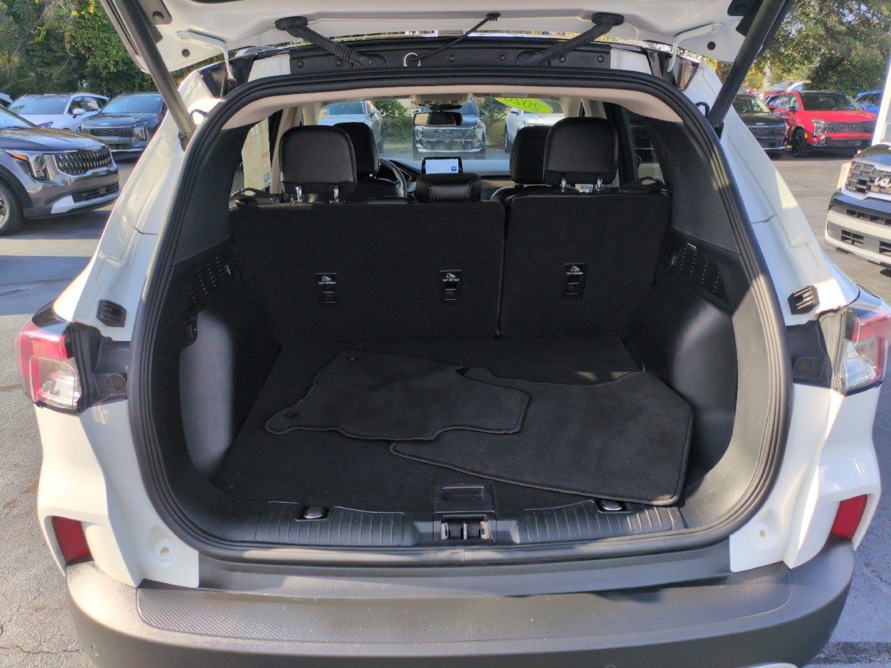 Used 2020 Ford Escape Titanium w/ Titanium Premium Package 2.0 AWD/4WD image 26