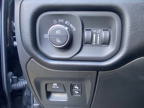 Used 2019 RAM 1500 Laramie w/ Sport Appearance Package image 14