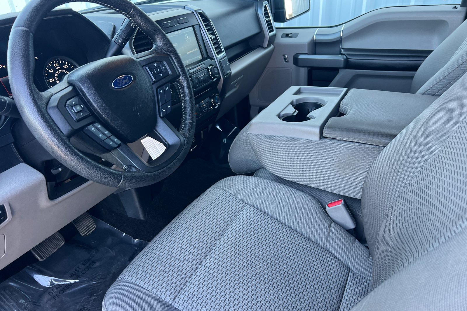 Used 2015 Ford F150 XLT w/ Equipment Group 302A Luxury AWD/4WD image 4