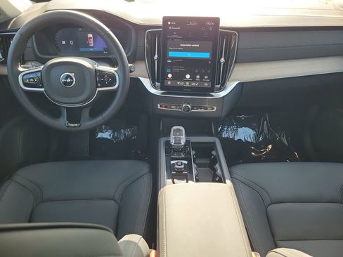 Certified 2025 Volvo XC90 B5 Plus image 19