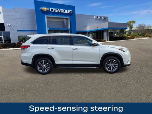 Used 2019 Toyota Highlander XLE image 9