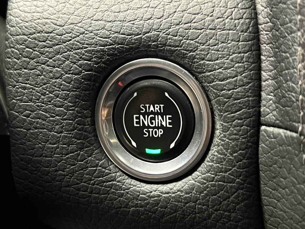 Used 2021 GMC Yukon Denali w/ Denali Premium Package AWD/4WD image 22