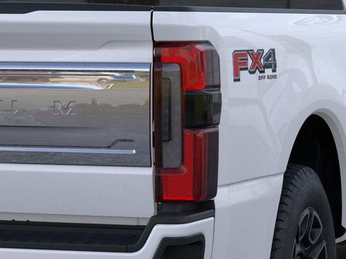 New 2025 Ford F250 Platinum image 24