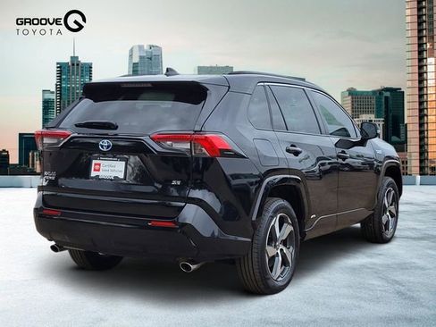 Used 2023 Toyota RAV4 SE w/ Weather & Moonroof Package AWD/4WD image 6