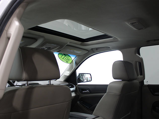 Used 2017 Chevrolet Suburban Premier AWD/4WD image 8