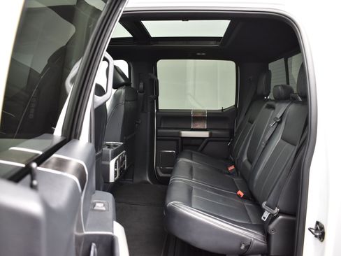 Used 2022 Ford F250 Lariat w/ Black Appearance Package image 10