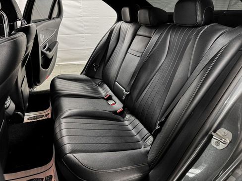 Used 2017 Mercedes-Benz E 300 4MATIC image 10