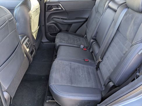 Used 2024 Mitsubishi Outlander SE AWD/4WD image 31