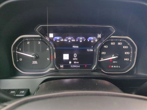 Used 2022 GMC Sierra 2500 AT4 w/ AT4 Premium Plus Package image 9