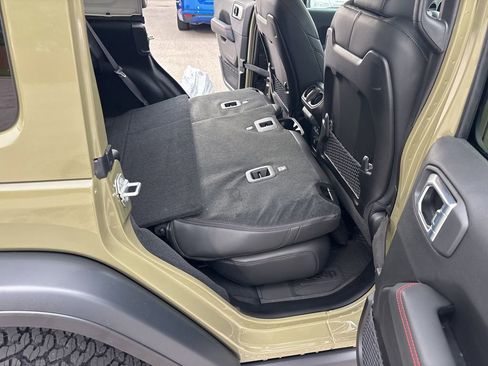 New 2026 Jeep Wrangler Unlimited Rubicon AWD/4WD image 37