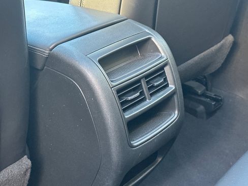 Used 2025 Cadillac XT5 Premium Luxury image 15