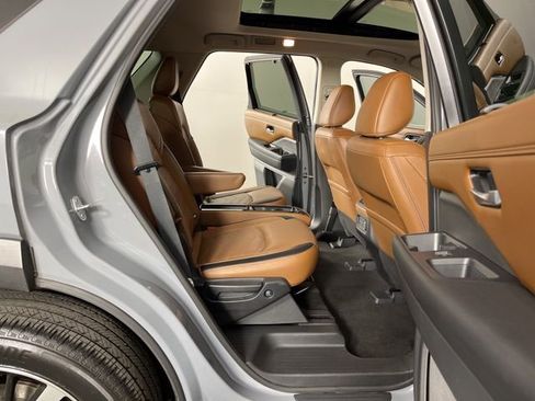 Used 2023 Nissan Pathfinder Platinum image 50