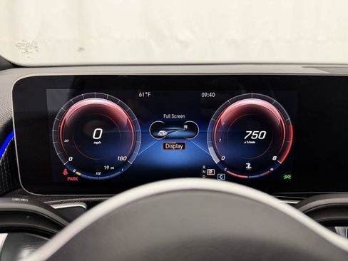 Used 2021 Mercedes-Benz GLB 250 4MATIC w/ Premium Package image 12