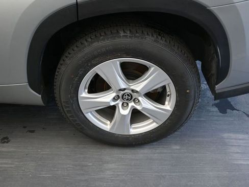 Used 2023 Toyota Highlander LE image 15