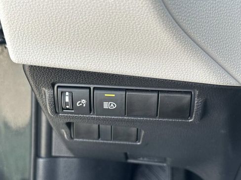 Used 2025 Toyota Corolla Cross L FWD image 30