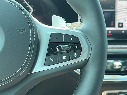 New 2026 BMW X5 sDrive40i w/ M Sport Package image 18