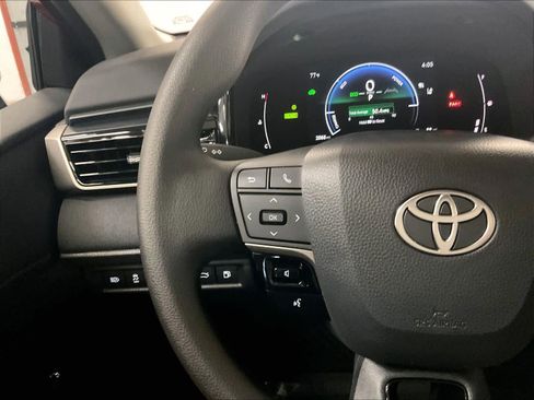 Used 2026 Toyota Camry LE w/ Convenience Package image 19