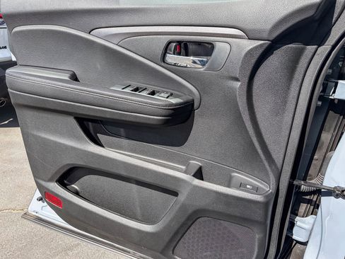 Used 2024 Honda Ridgeline Sport image 19