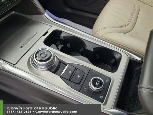 Used 2024 Ford Explorer Platinum w/ Technology Package image 20