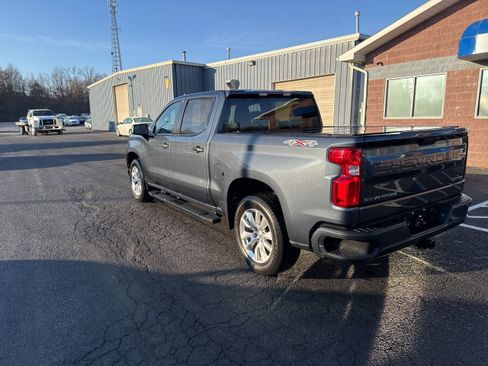 Used 2022 Chevrolet Silverado 1500 Custom image 4