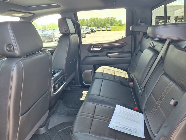 Used 2024 Chevrolet Silverado 1500 High Country w/ High Country Premium Package AWD/4WD image 12
