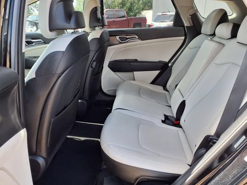 Certified 2025 Kia Sportage EX FWD image 11