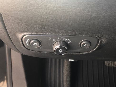 Used 2022 Chevrolet Equinox Premier AWD/4WD image 19