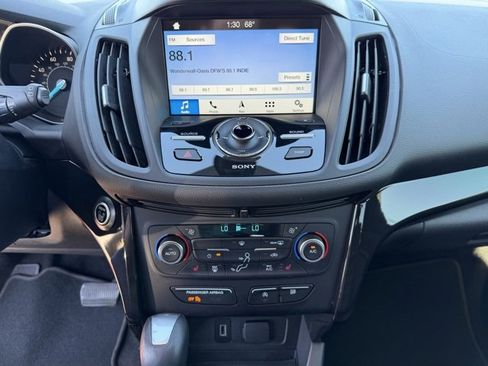 Used 2017 Ford Escape Titanium image 17