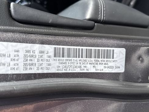 Used 2018 Jeep Grand Cherokee Overland AWD/4WD image 33