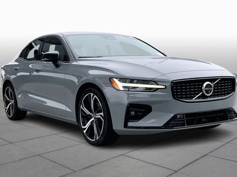 Used 2024 Volvo S60 B5 Plus image 2